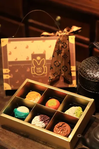 Hộp quà trung thu Phú quý giai nhân, màu vàng - 6 bánh - 1917